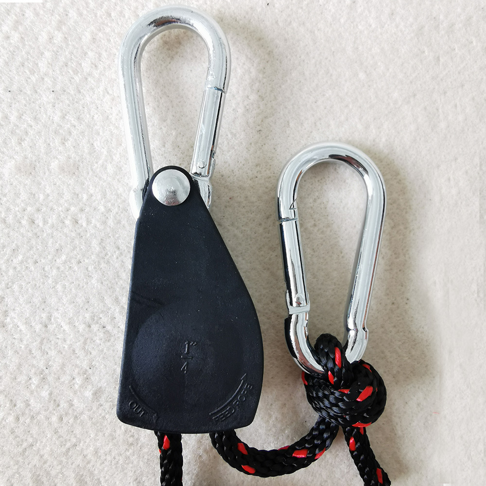 14挂绳黑红绳登山扣正半图