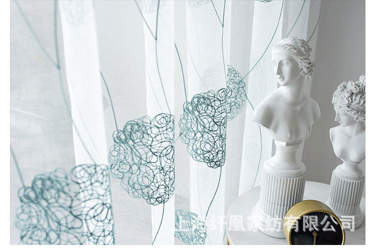 11661906243_1870114103