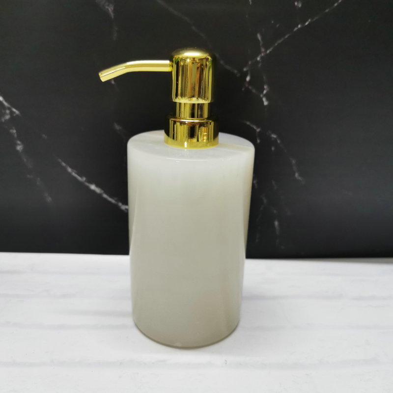 白玉圆形乳液瓶75x180