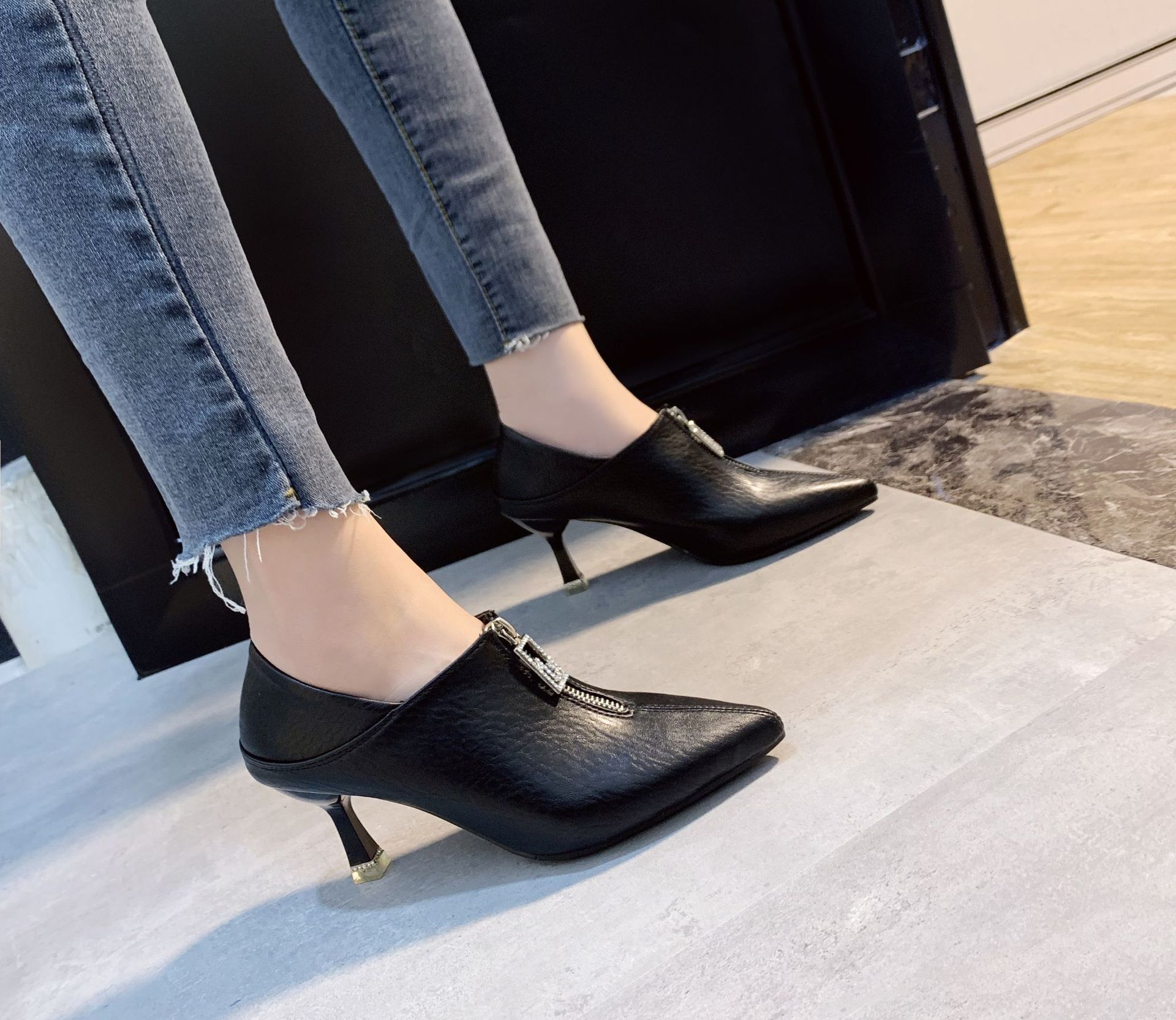 高跟鞋今天细跟两穿单鞋