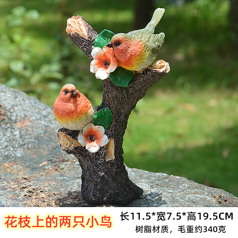 花枝上的两只小鸟