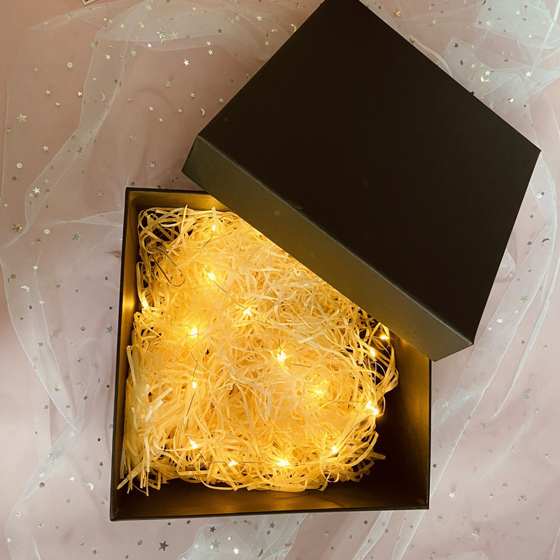 黑礼盒+灯串+拉菲草_副本