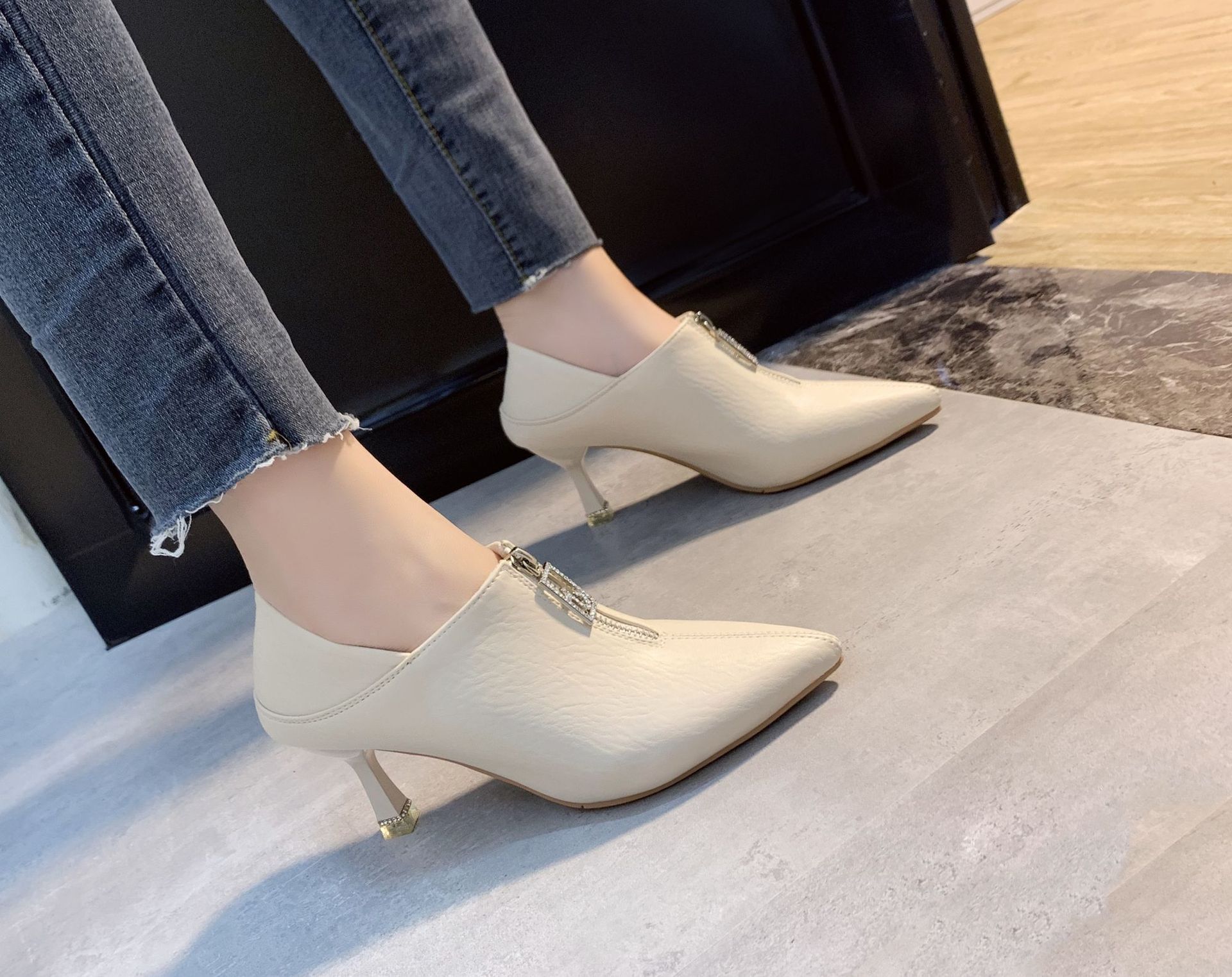 高跟鞋今天细跟两穿单鞋