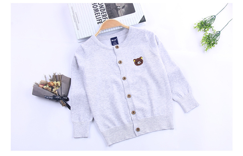 绣小熊开衫