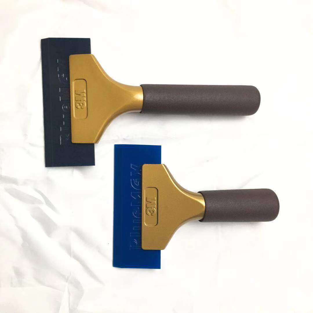 12816487701_1006842695