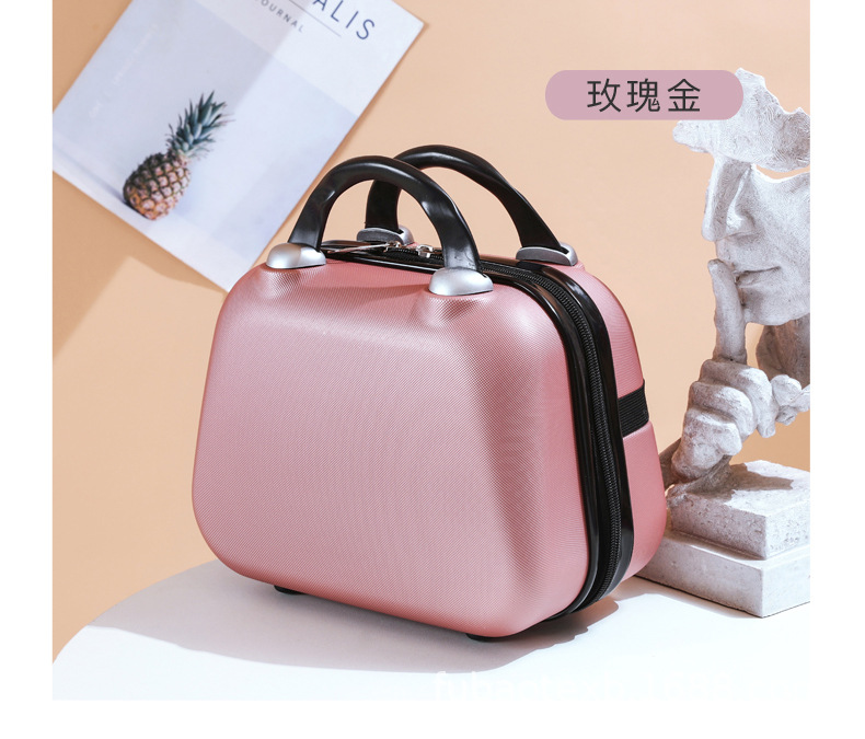 奥迪化妆包新详情-共用_11.jpg