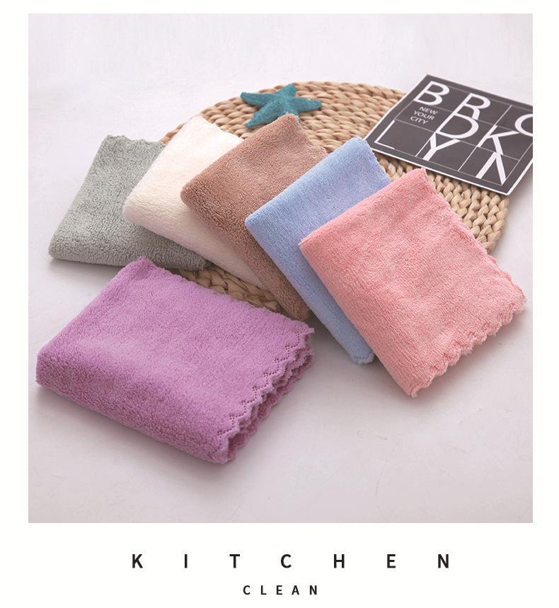 珊瑚绒方巾详情