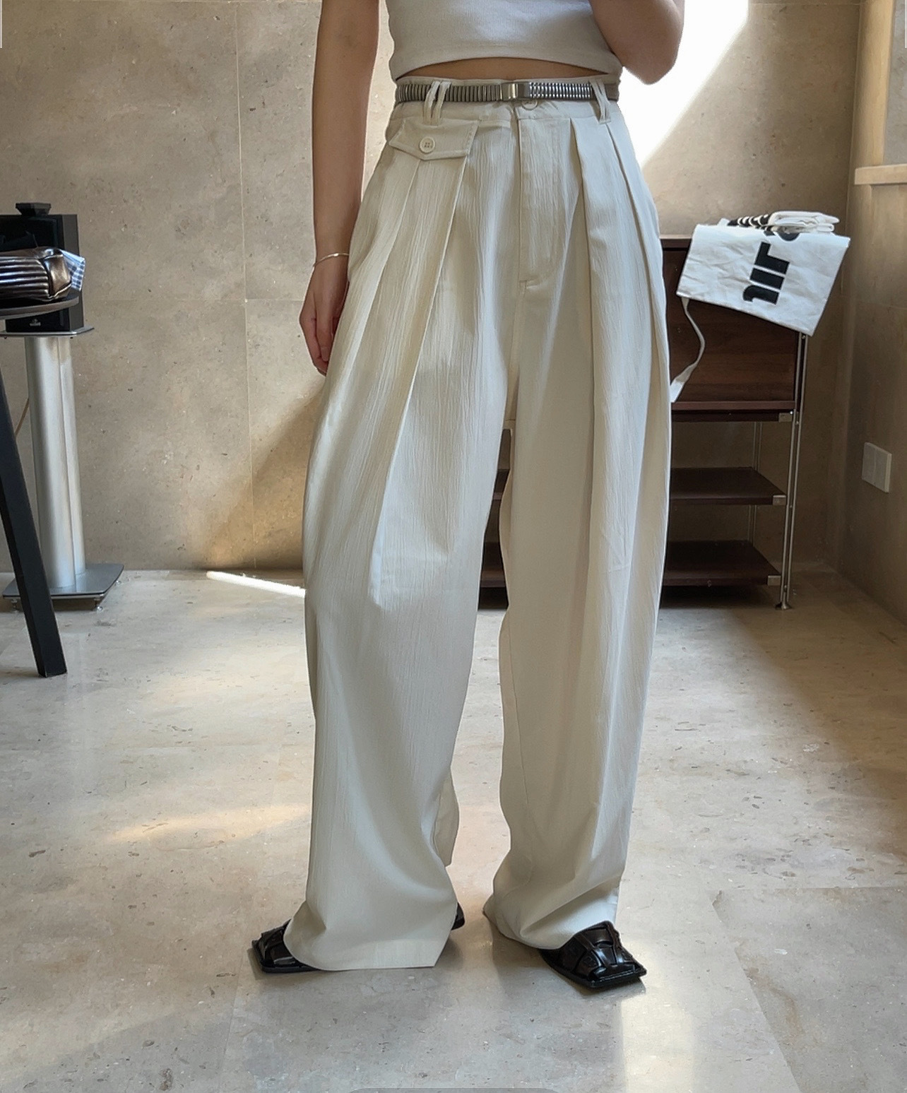 87137892-7D93-4D61-A756-151417