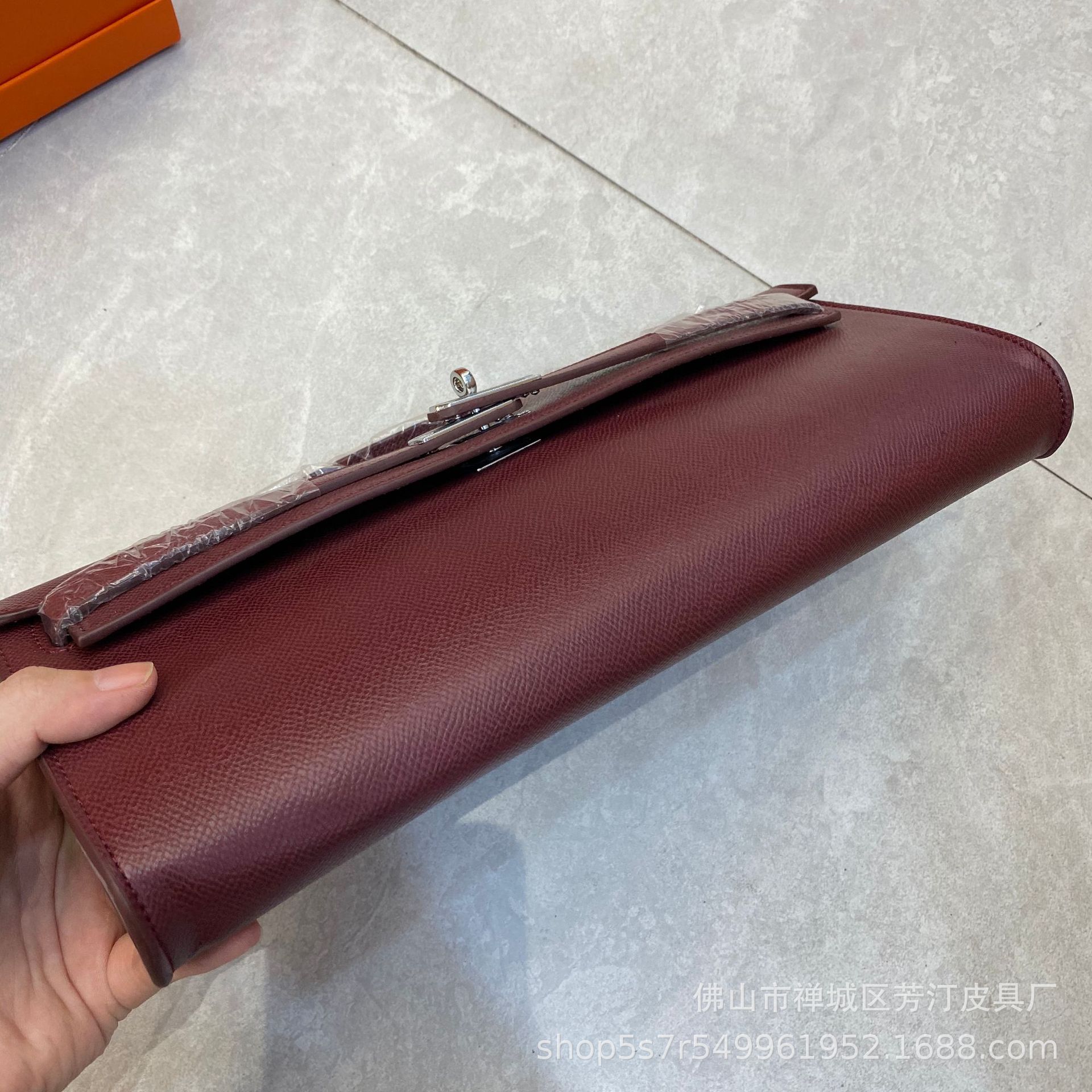 银扣凯莉钱包（盒斜挎