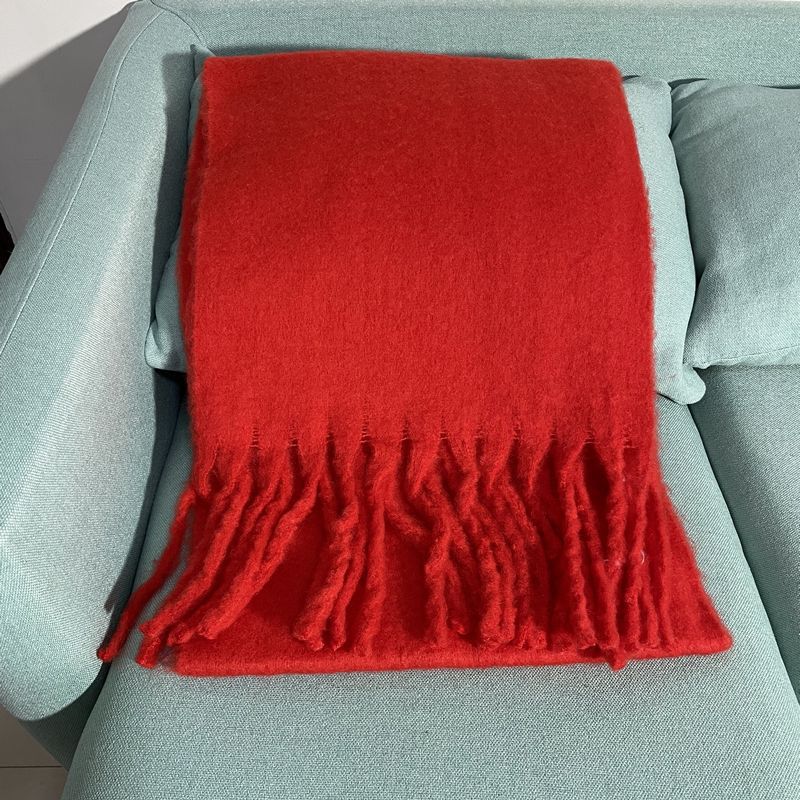 18.马海毛大红230X40CM左右270g