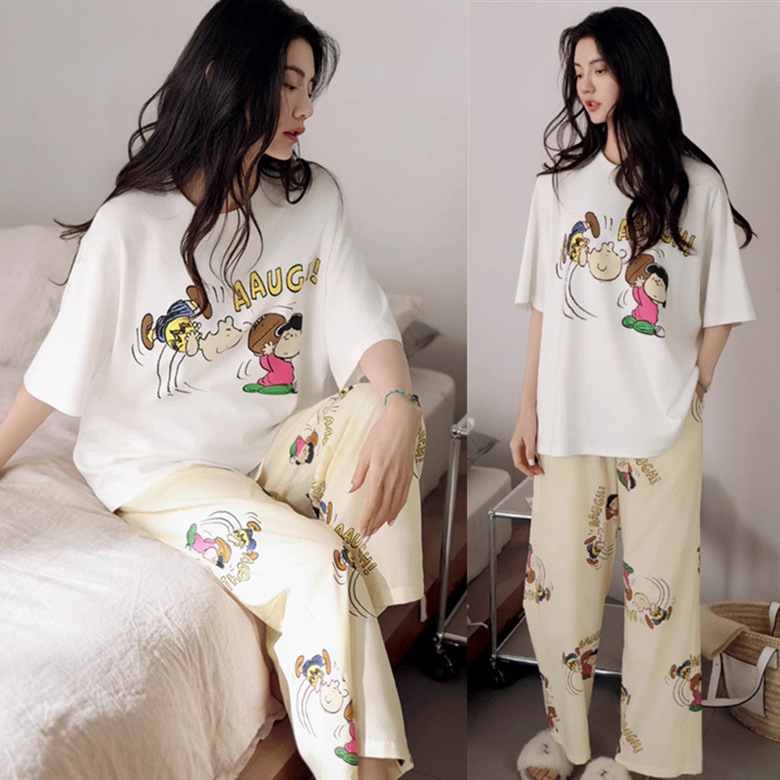 白黄字母两小孩米黄裤短长