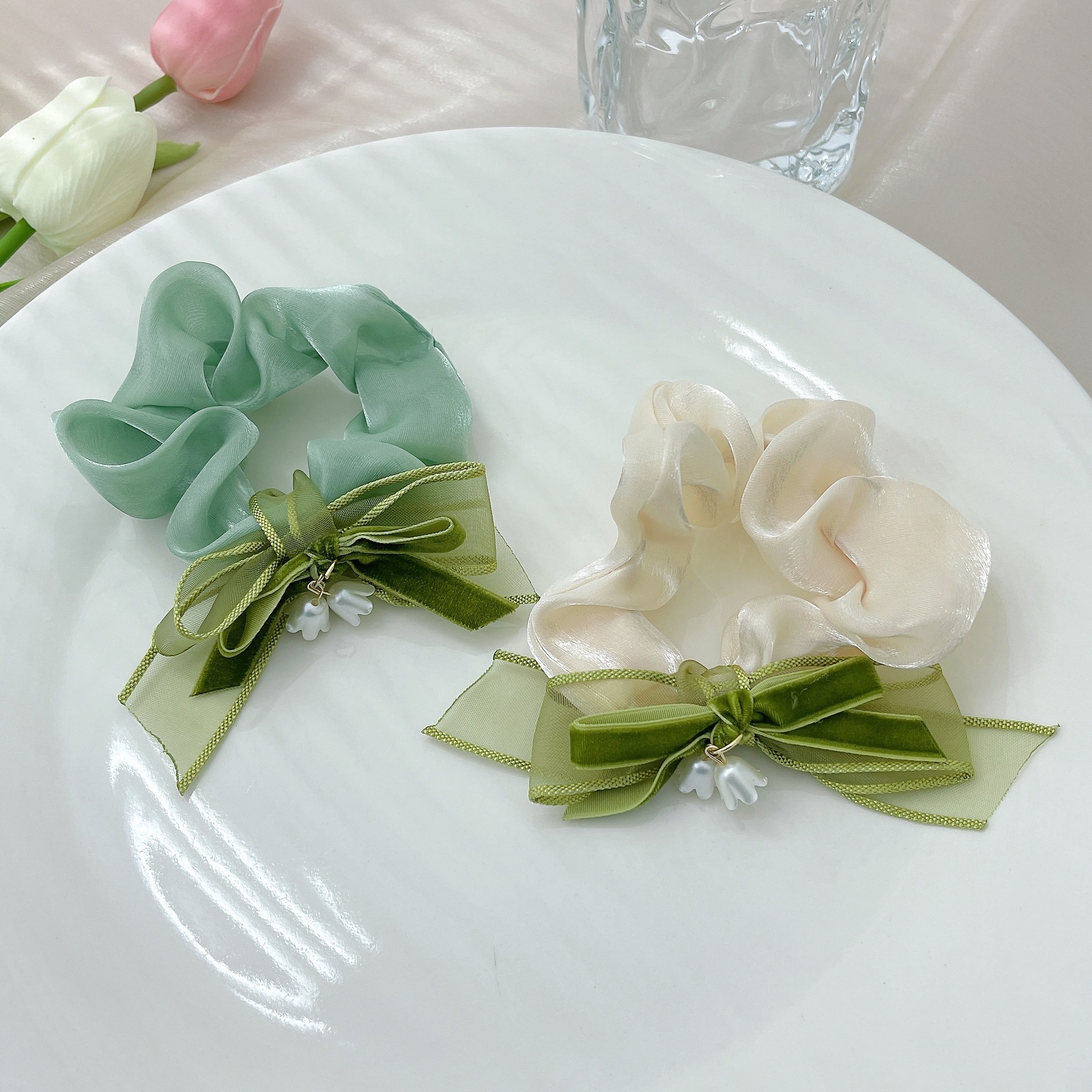 绿色蝴蝶结茶花肠圈