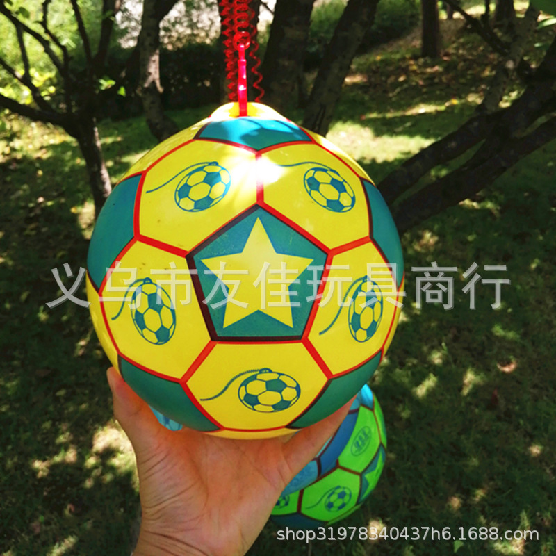 带耳朵的吊环拉绳足球