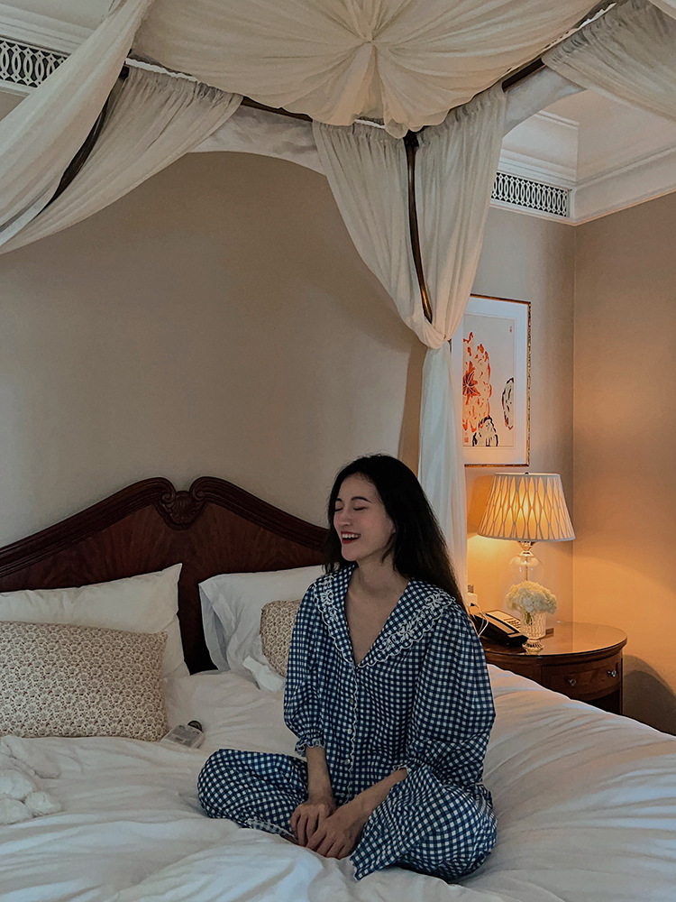 8D3F6DF3-D034-4FEC-94B5-A828F2