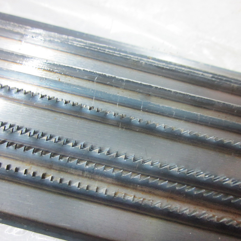 柔性钢锯条3