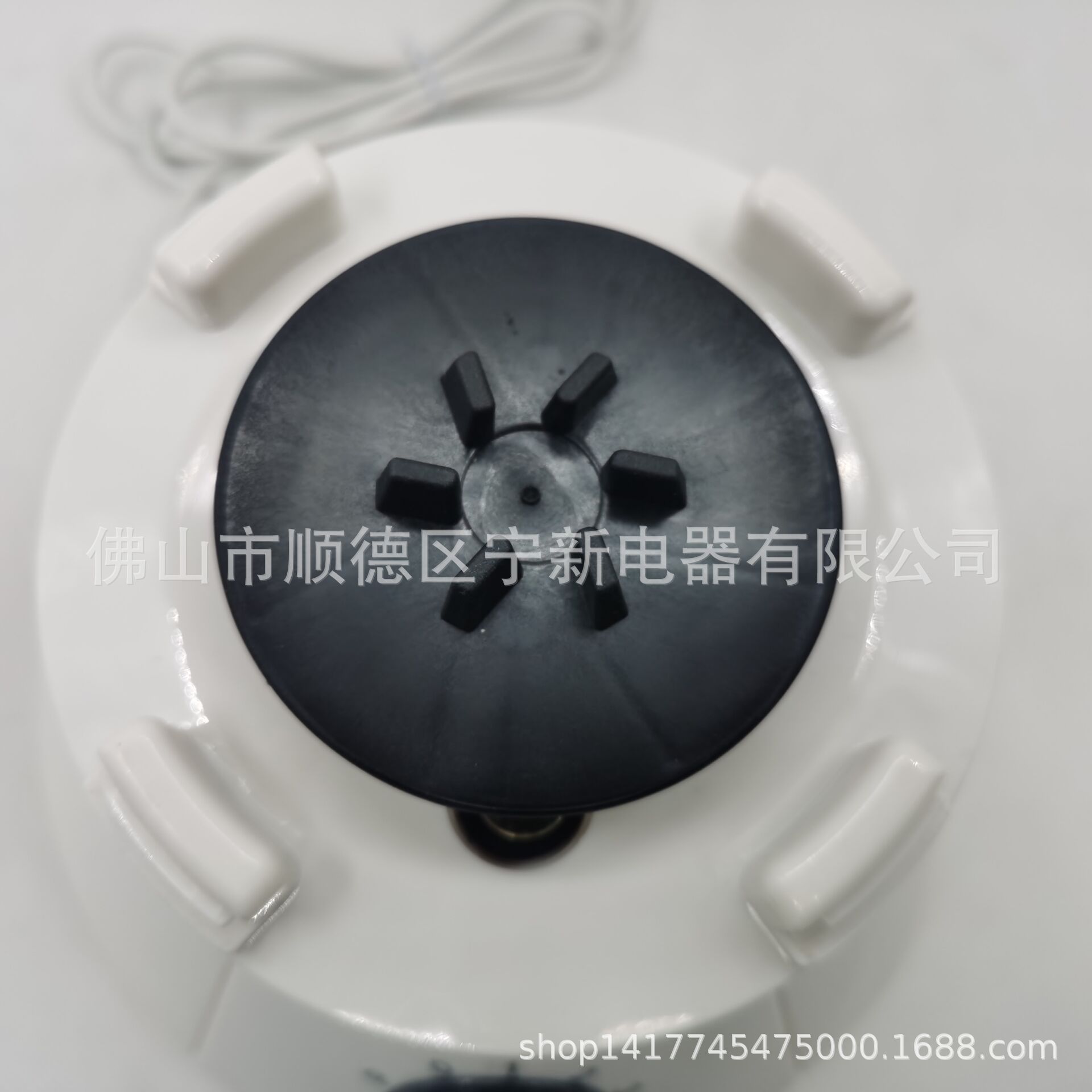 4C3BD3EC1E00635E3937F3D12CD989
