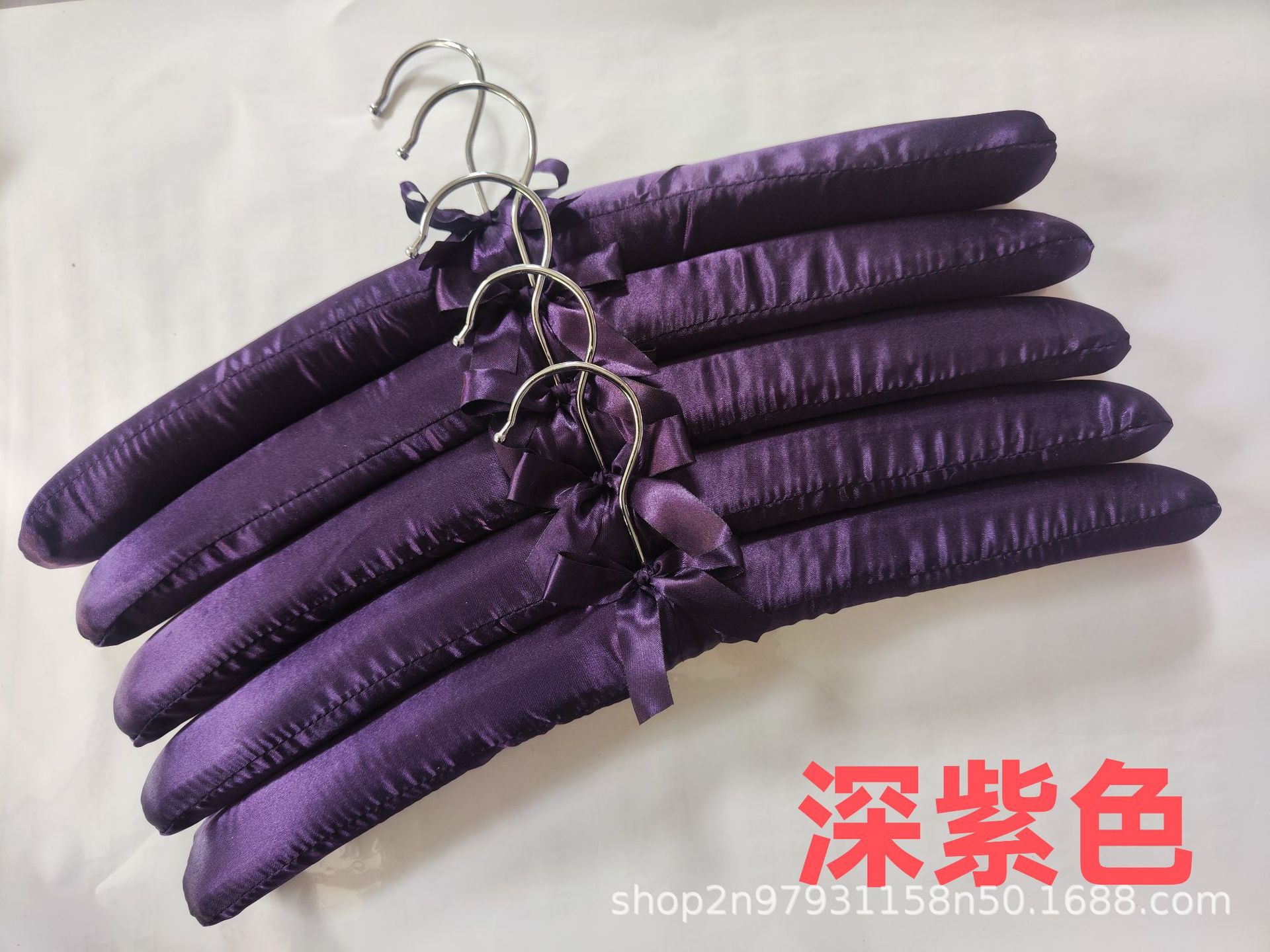 镀铬绸布衣架多种颜色