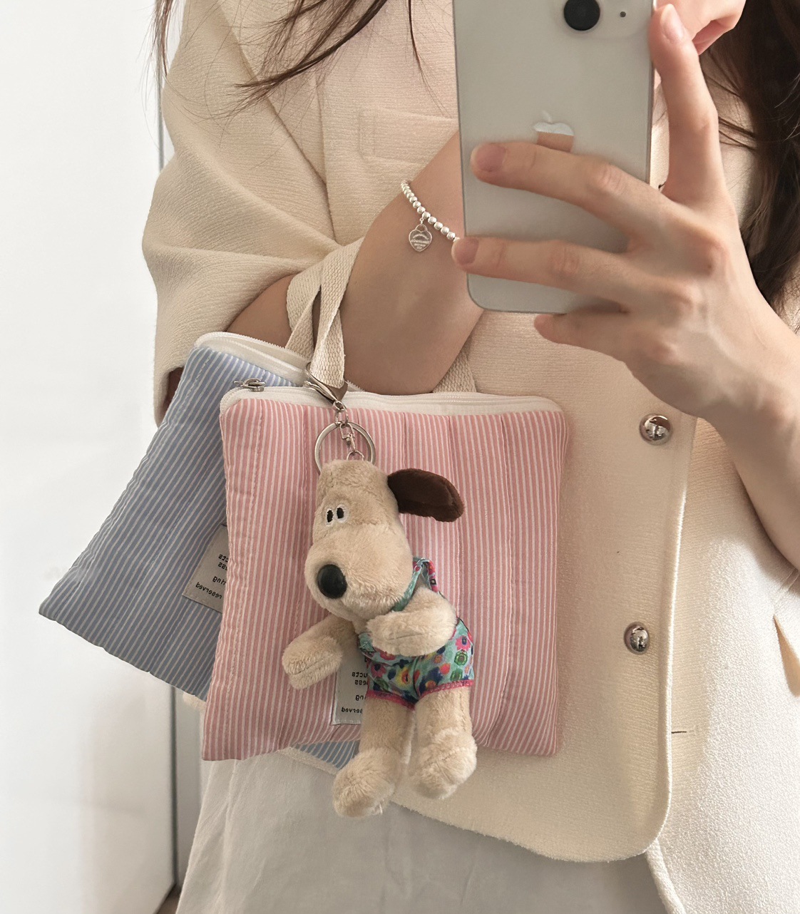 AE42CCEE-0737-4FC4-BD6D-A32D76