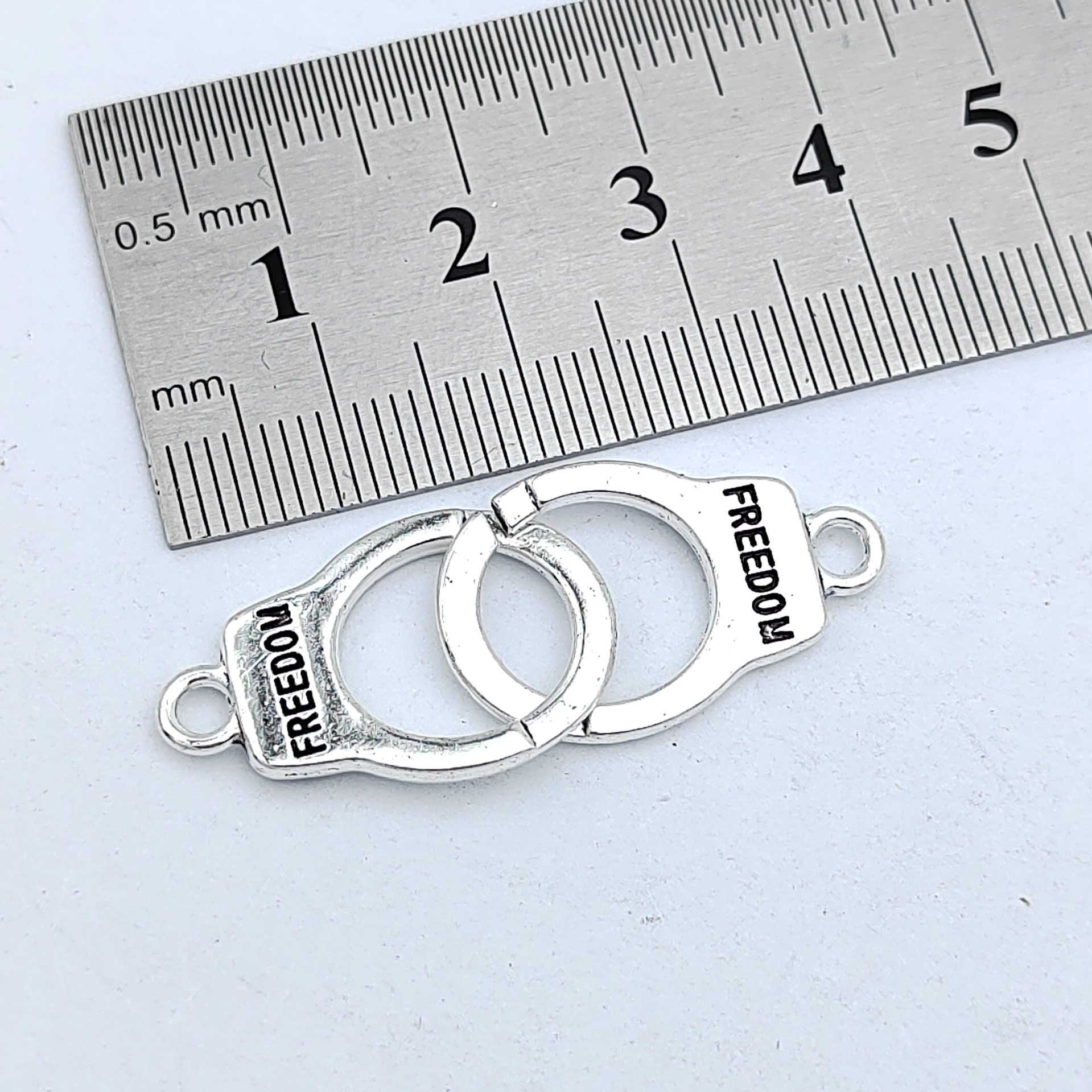 33e97013b61dcae96dca591e1dcd96