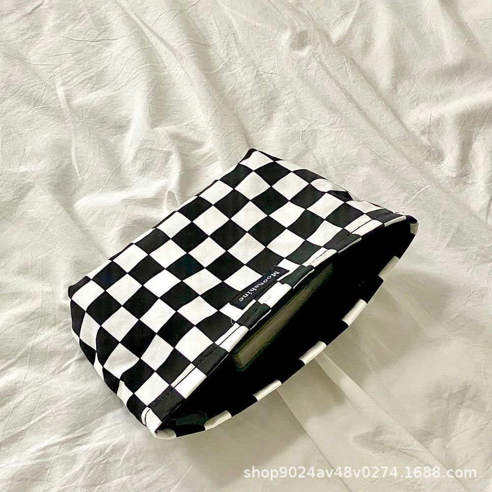 393E4B9FCEEA67036A18E68D1135CB