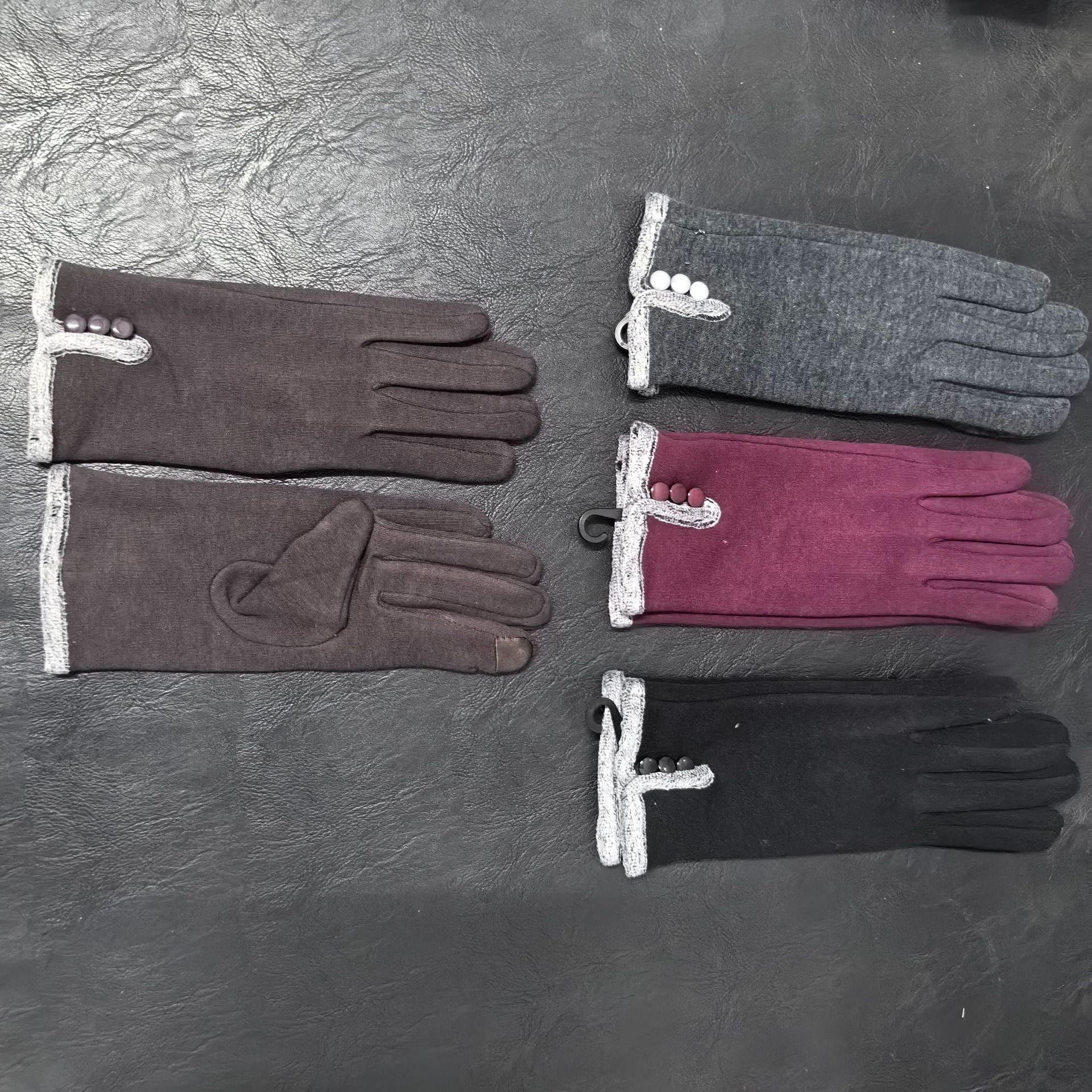 不倒绒三扣毛边