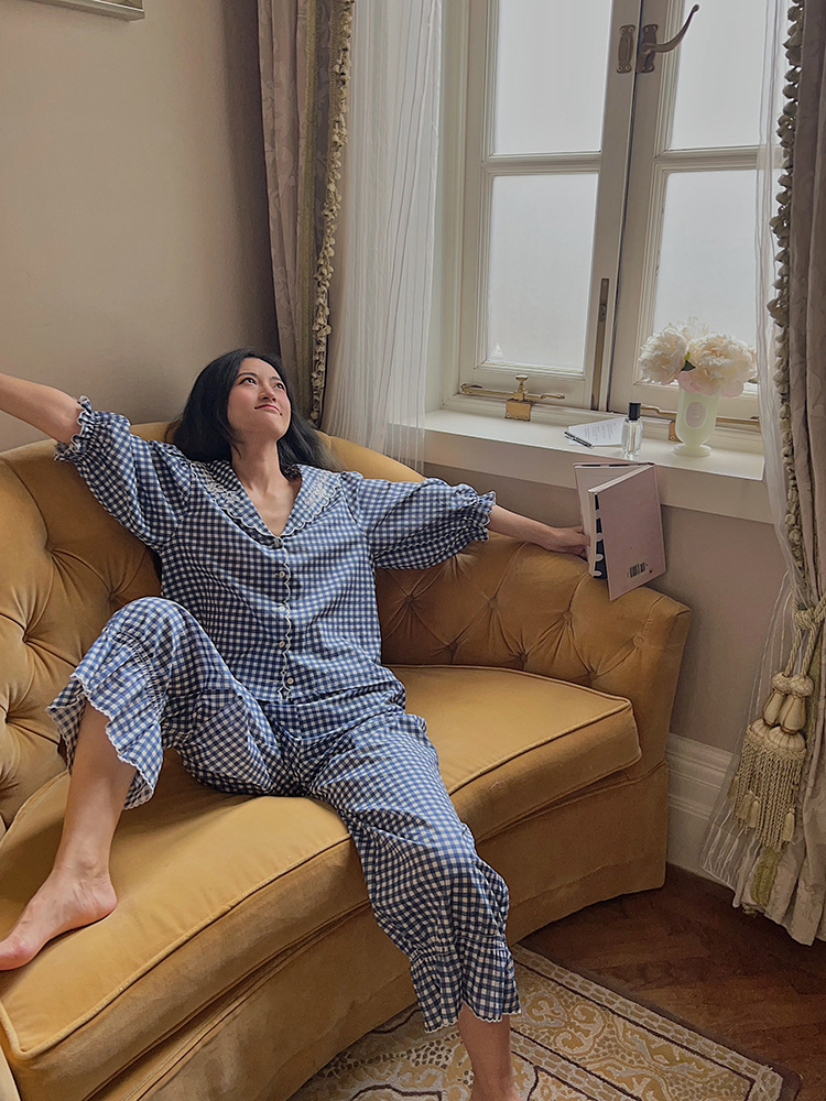 A5B9CF3C-270C-4D43-85E2-BAD393