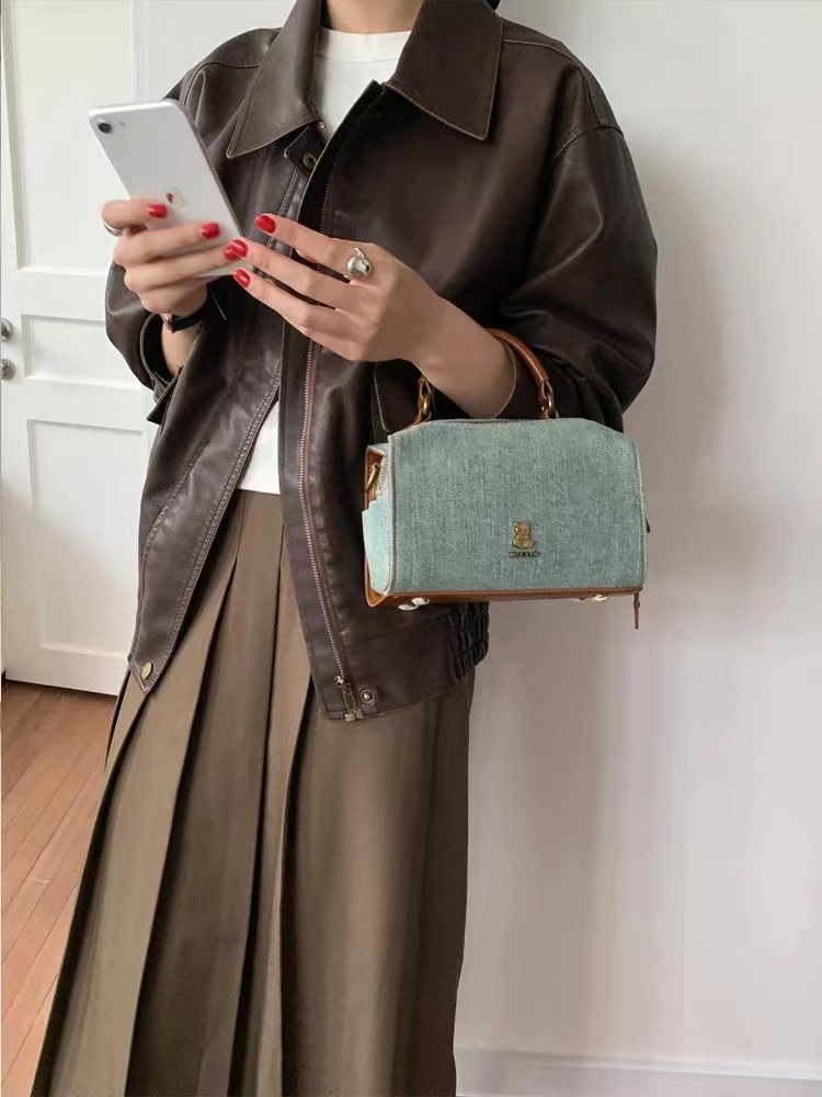 3e87aaf7-8a86-4e3e-ad1d-1ff9a69a44ac.jpe