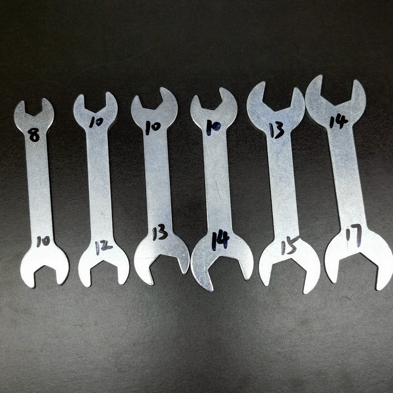 1.5铁片扳手4.jpg