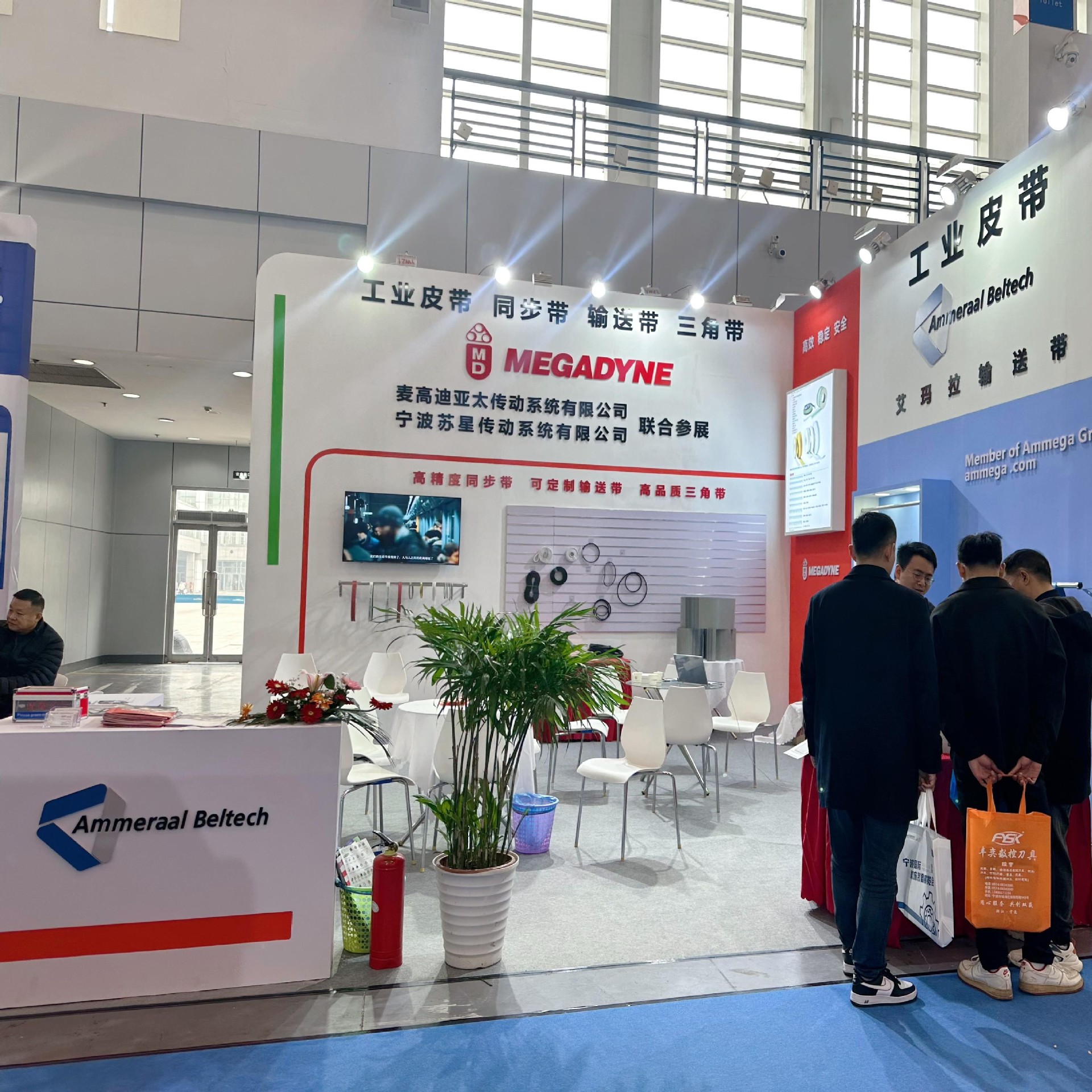 O1CN01Bfl40l1a7fJCLL01C_!!7624