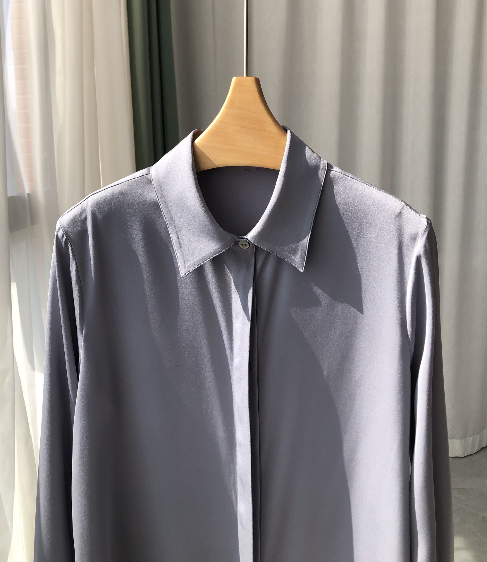 TH通勤尖领真丝衬衫 (4).jpg