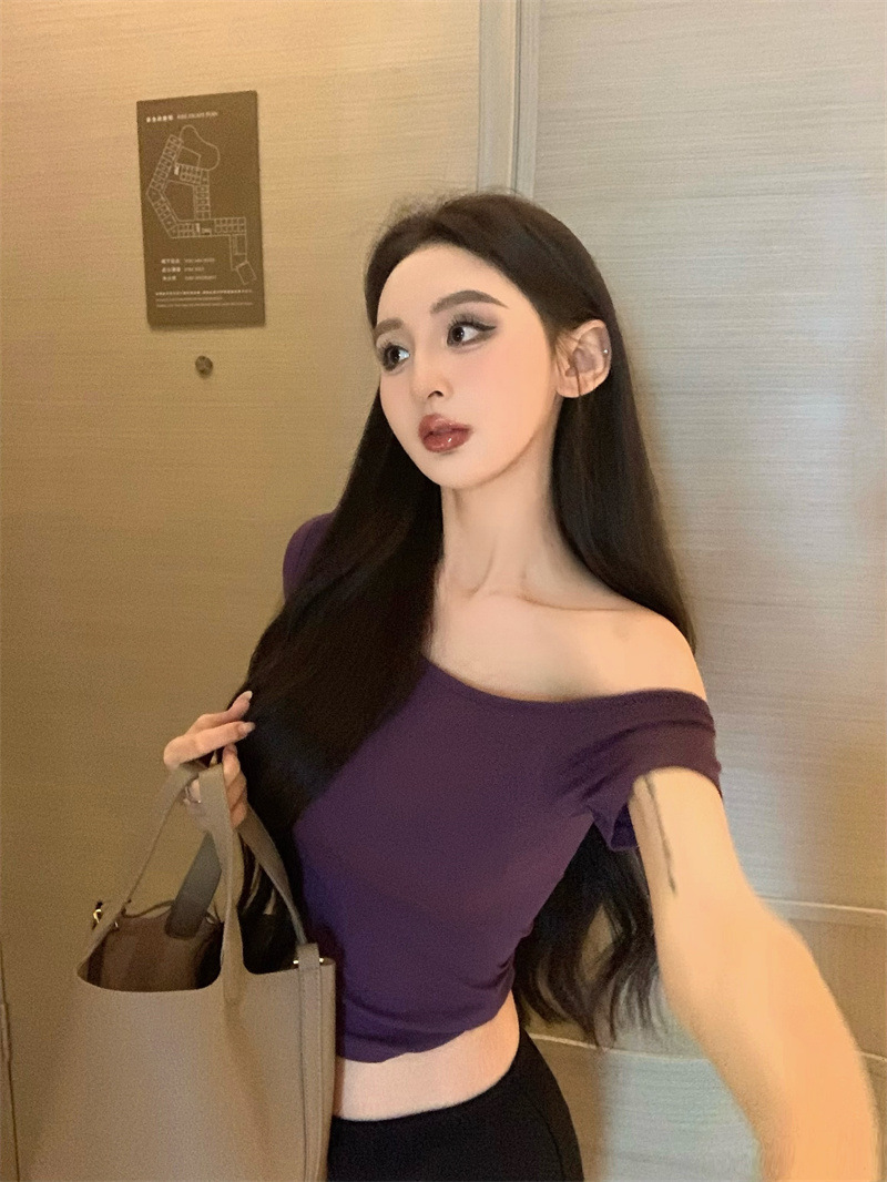 复制_性感辣妹斜领露肩短袖T恤女夏季不规则修身.jpg