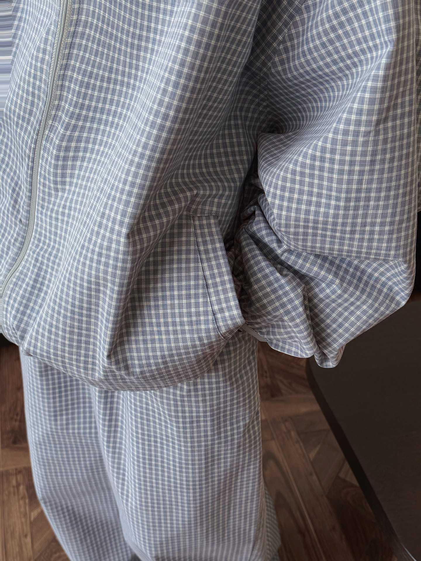 BB552045-6AF4-486E-8537-C3E352