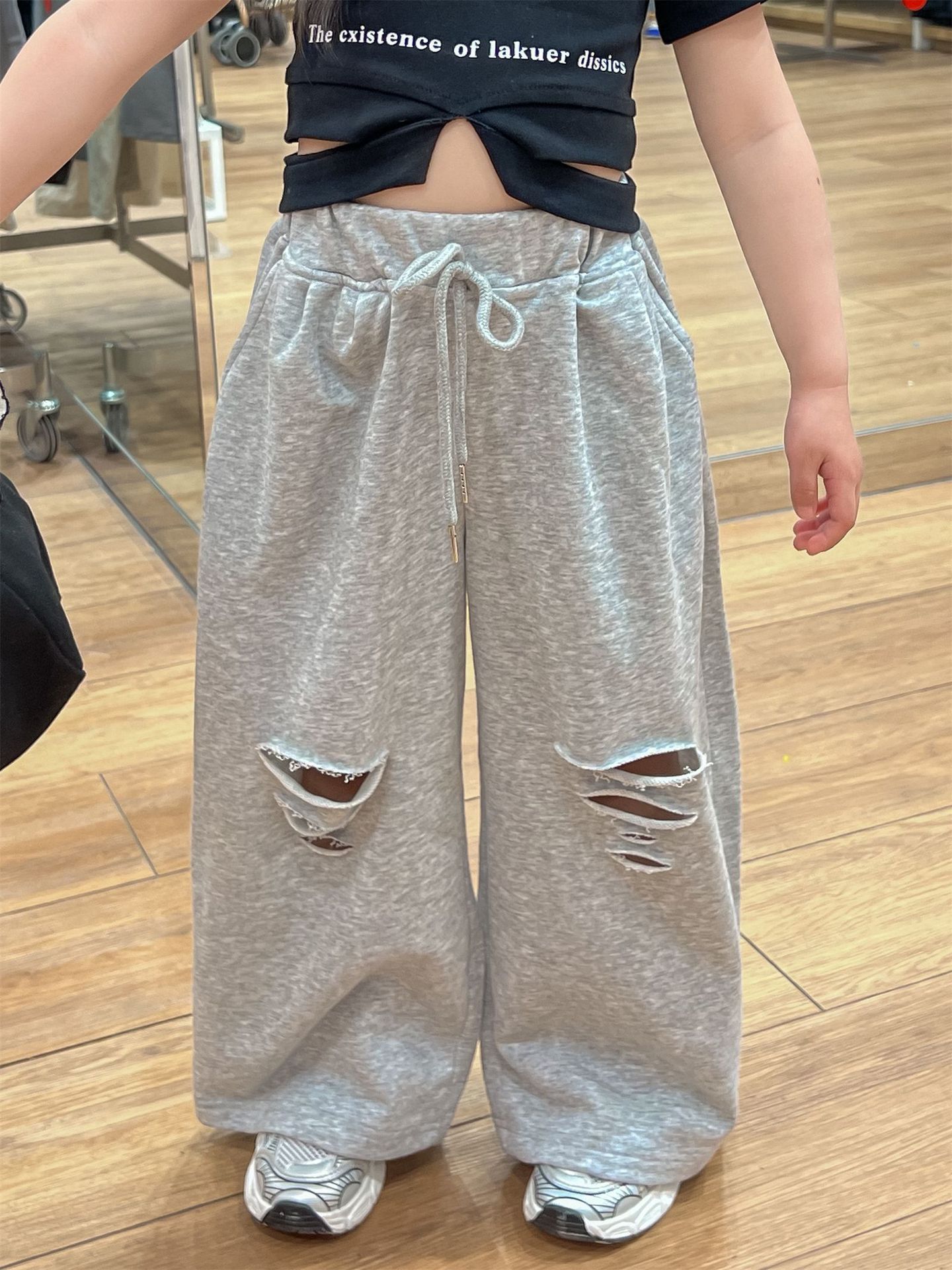 O1CN01VrEFpG28KD1iXdeeh_!!1035