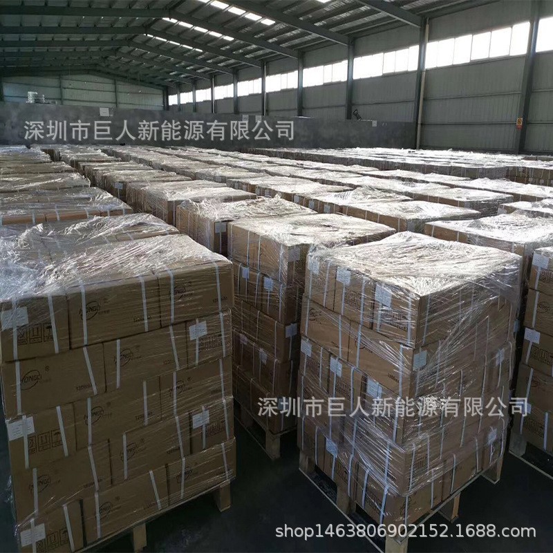 10548026482_1228939104