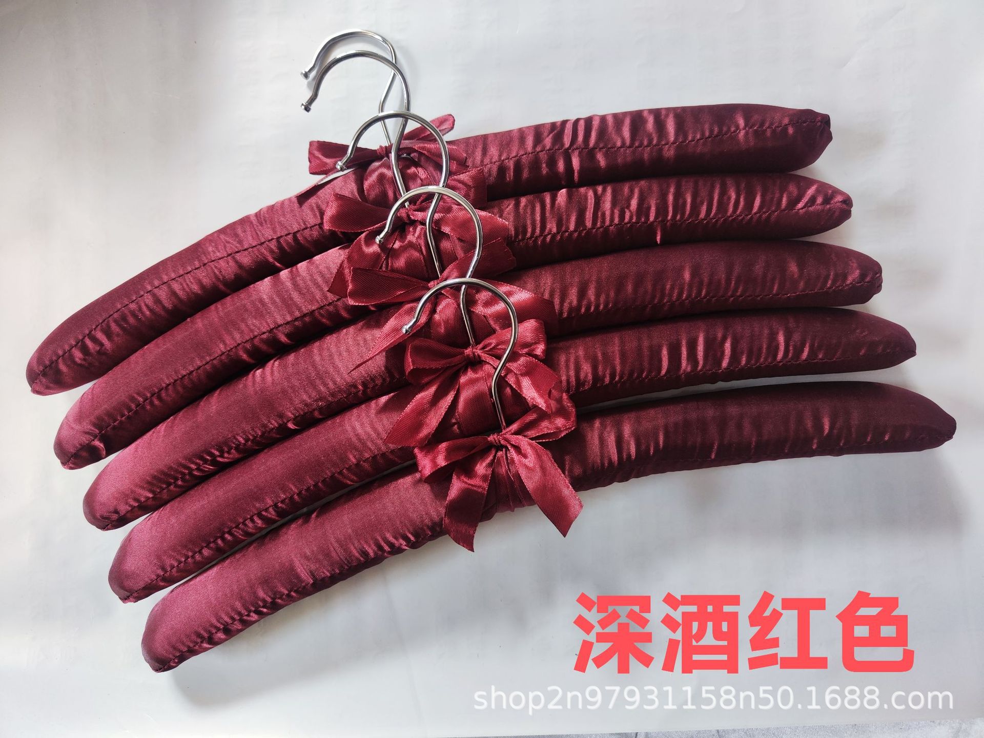 镀铬绸布衣架多种颜色