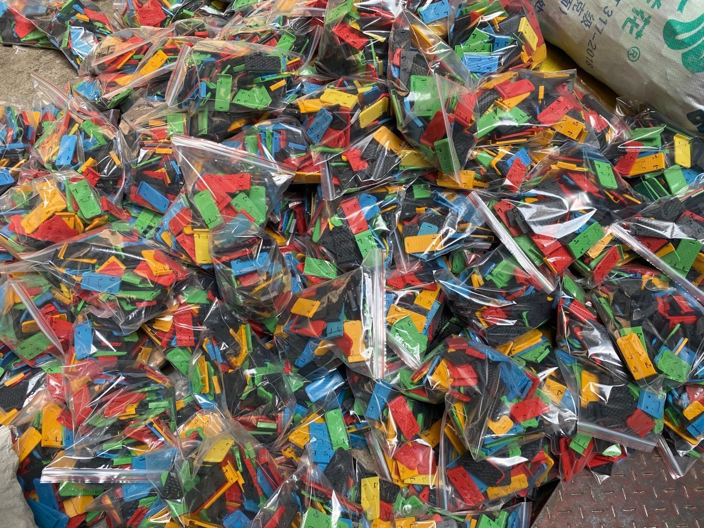 9_O1CN01Rvyz1t2EP8r2z58NL_!!22