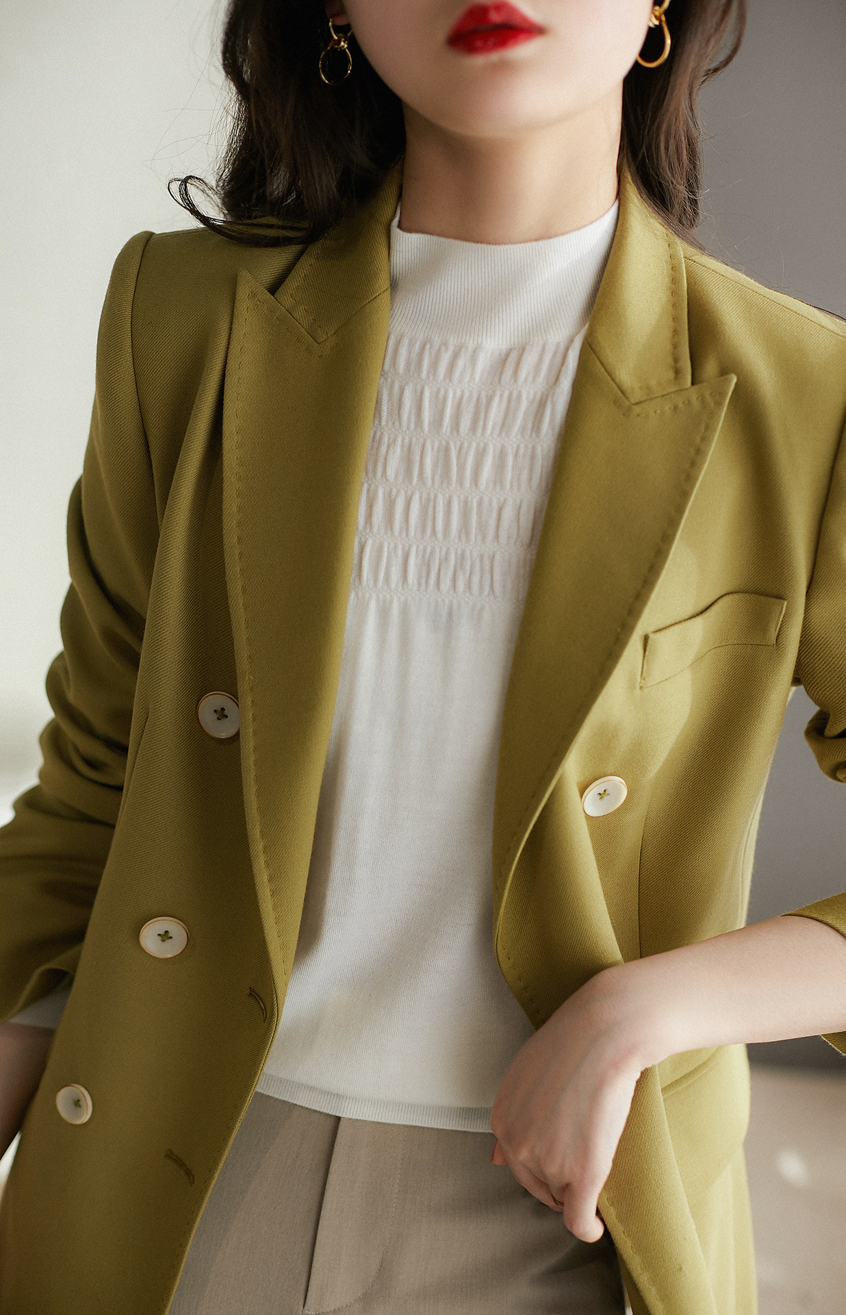 O1CN01yucUw429rvW0Qrg39_!!1735