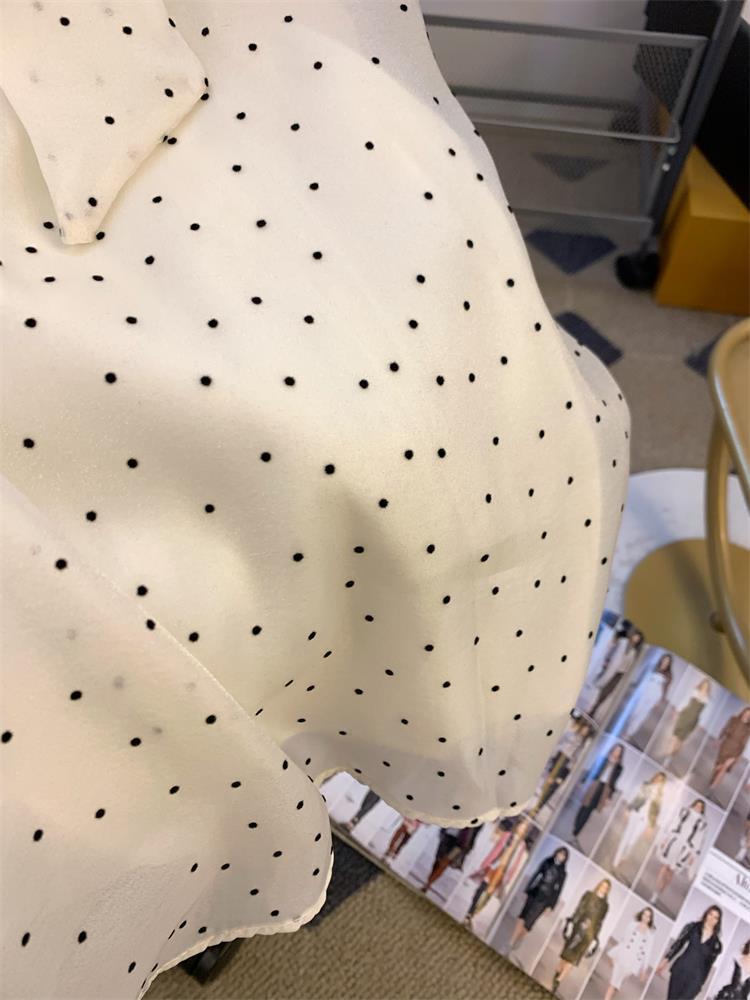 b19a0f21-f19b-48ae-bf2d-c099a1669d26.jpe