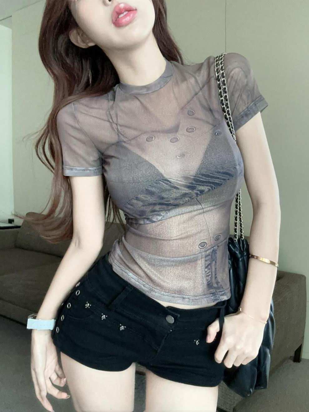 27a879a6-8b70-40f2-ac71-30642357fd42.jpe