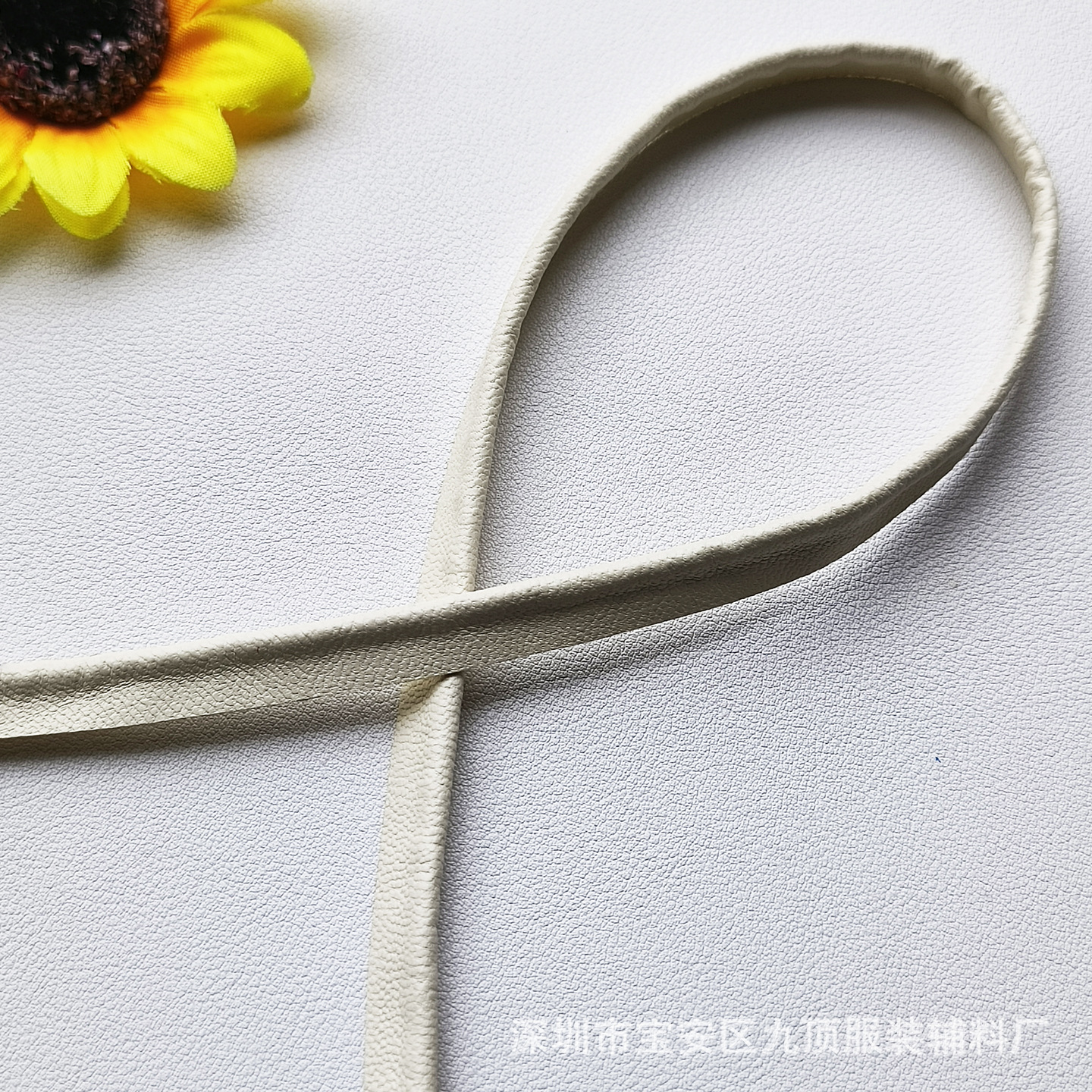 颜色 奶白色.jpg