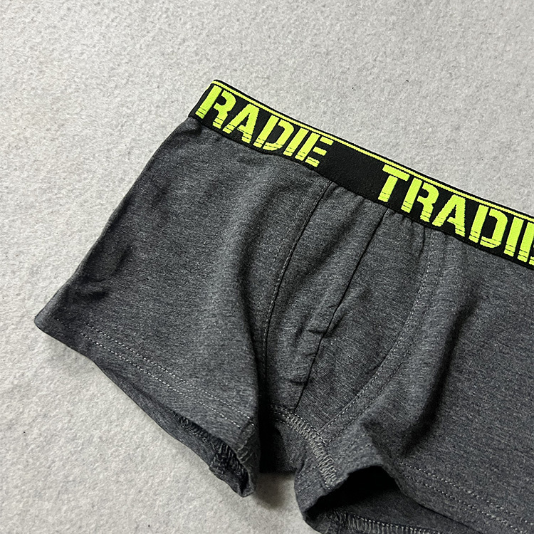 深灰黑边黄字 (1).jpg