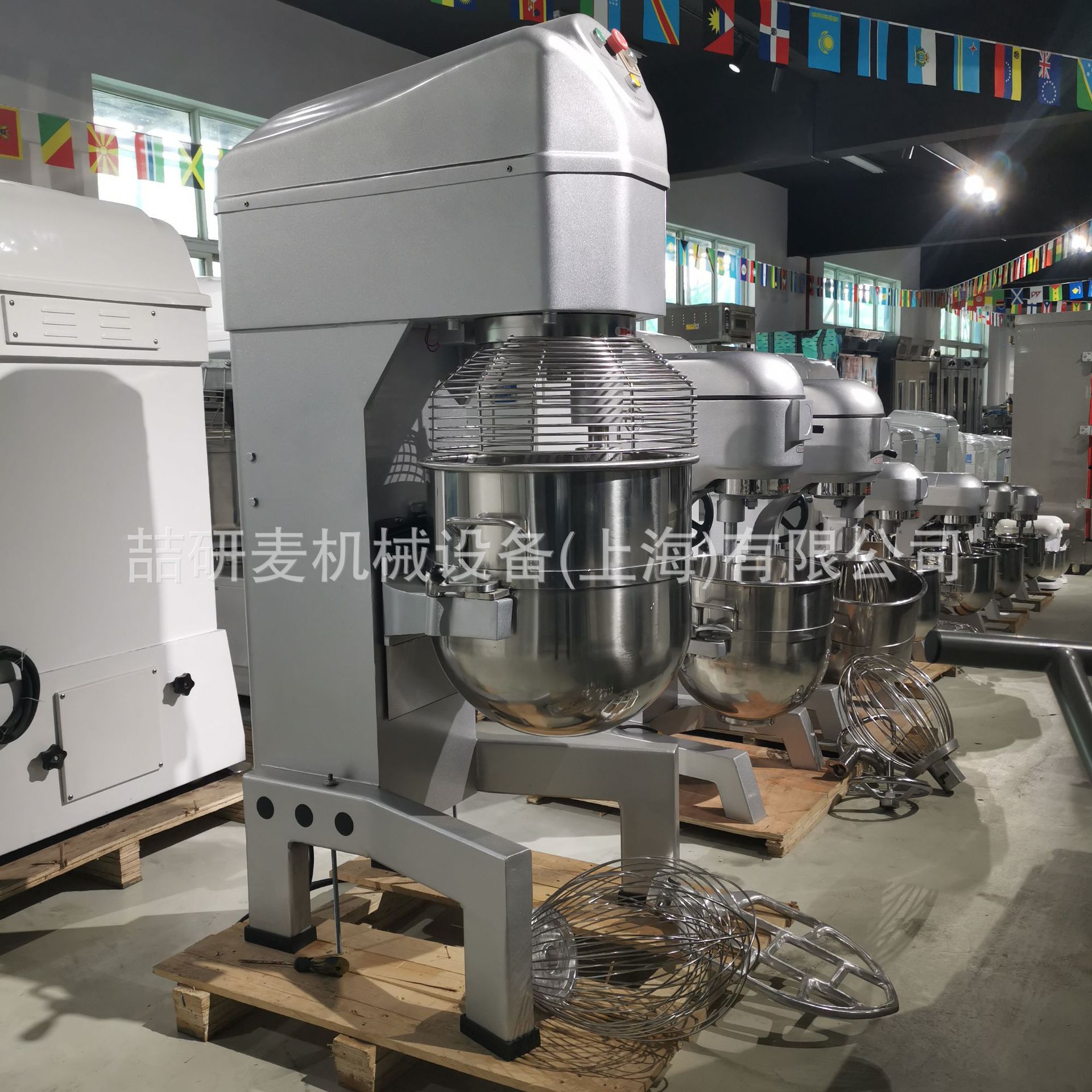 带罩子、小推车