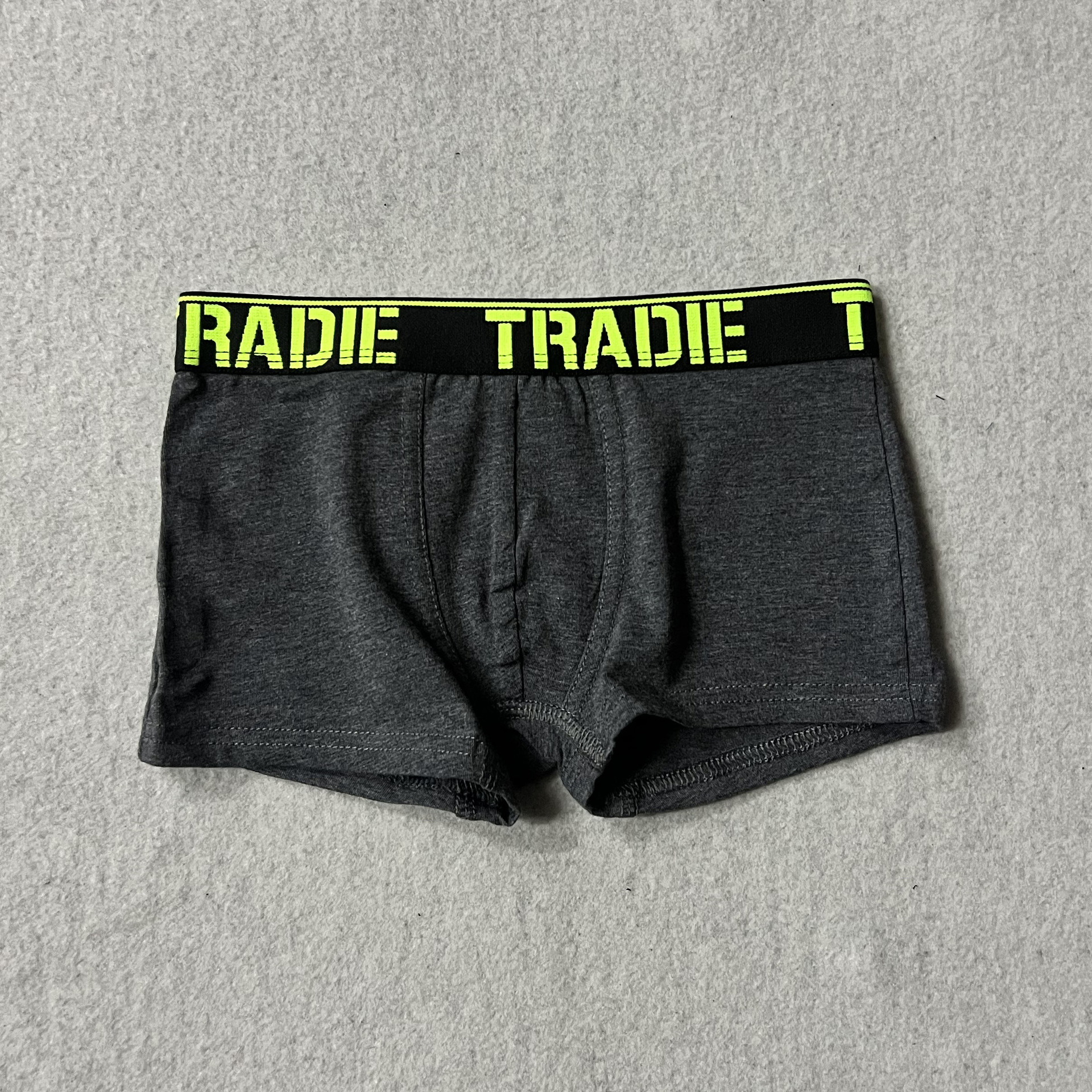 深灰黑边黄字 (4).jpg