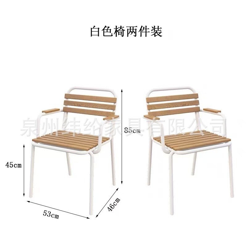 白色椅子