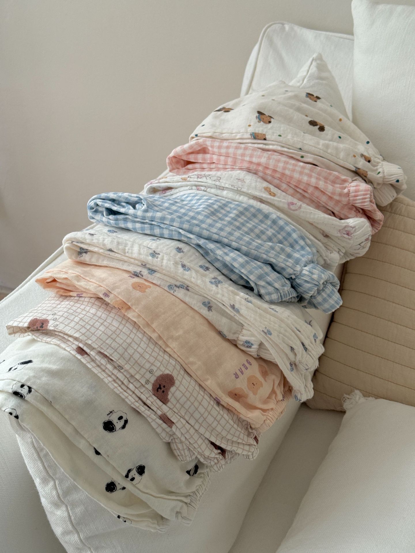 C1D0FF54-4BCB-485E-A89F-CED456