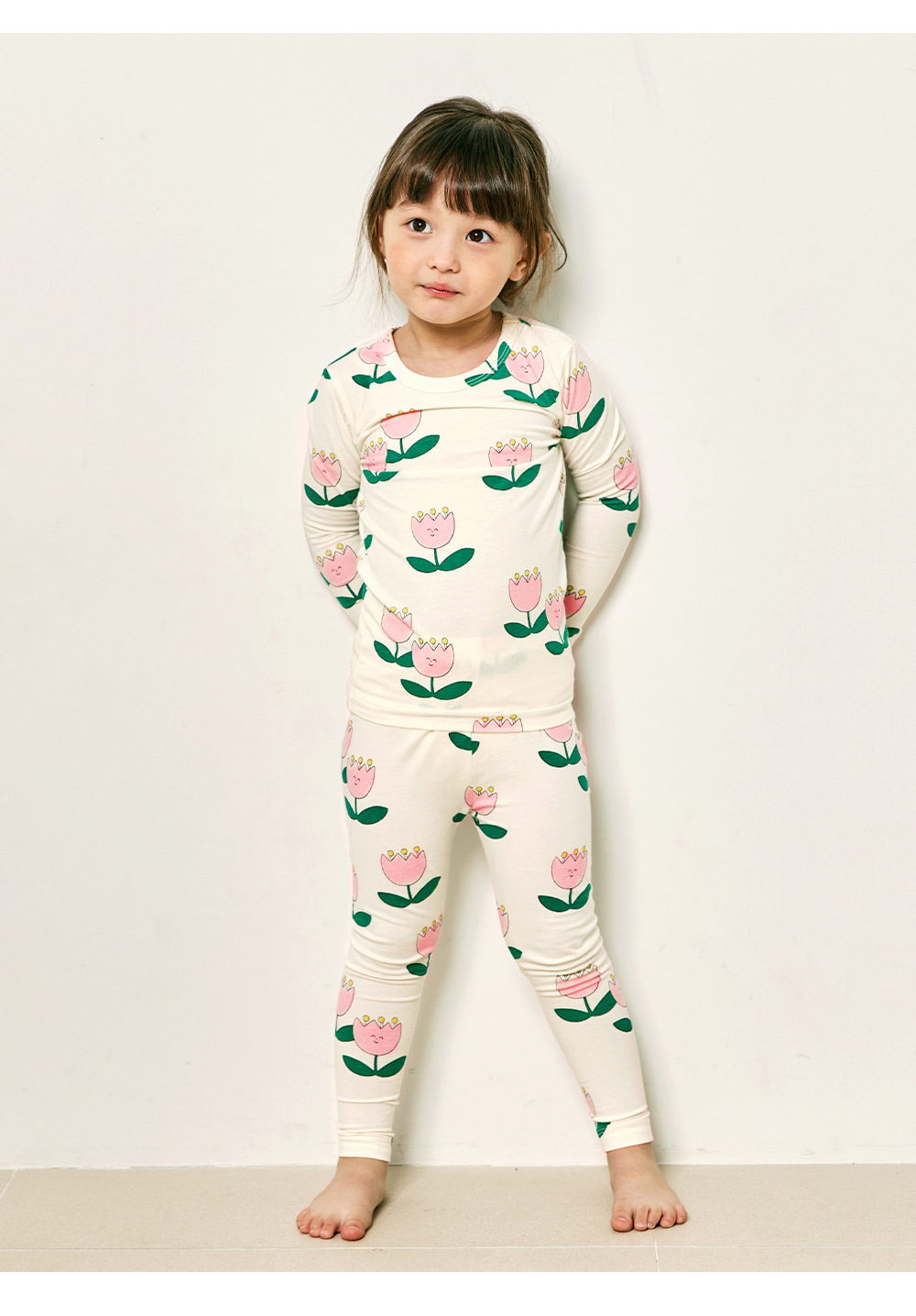 21fw_uni_60s_tulip_01_03