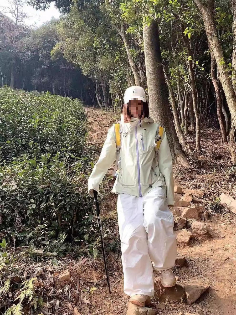 54f05a8f-6b9b-463b-b5a6-b9942c1425d2.jpe