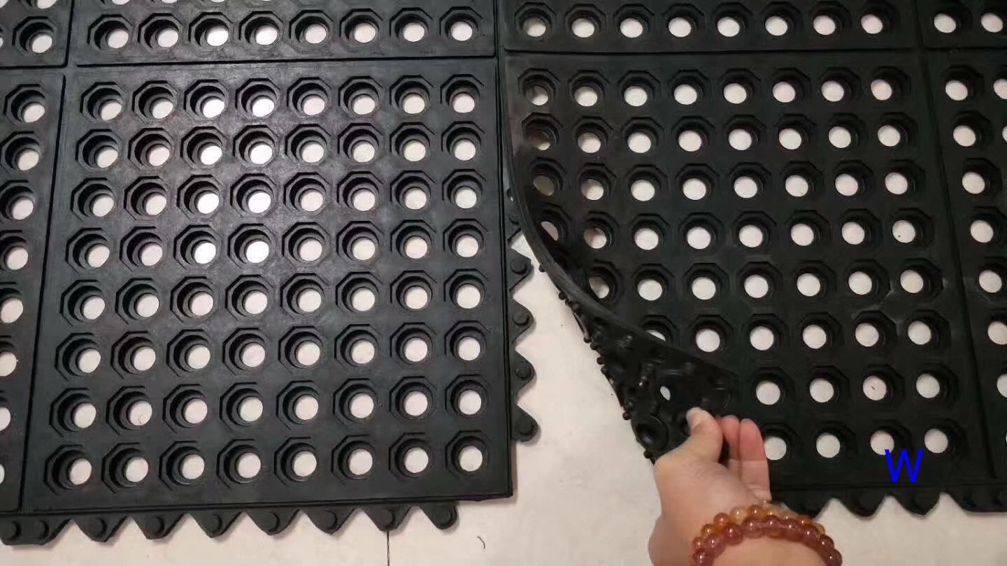 9599711986_735834218