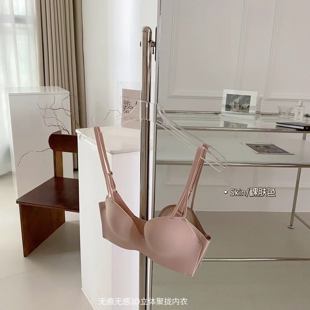 加厚显大内衣女小胸聚拢上托收副乳胸罩无钢圈防下垂平胸文胸套装