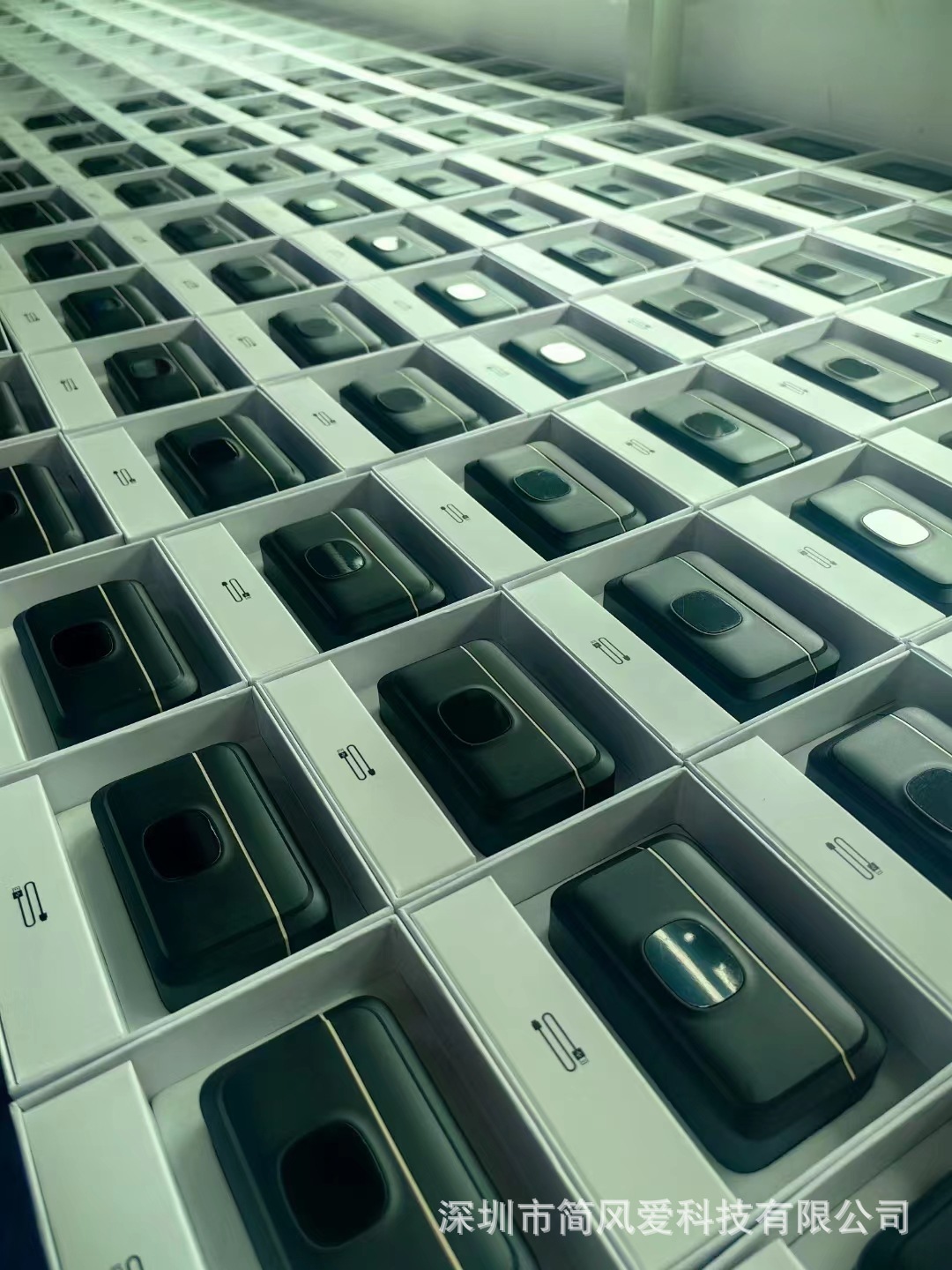 Q8 wireless microphone